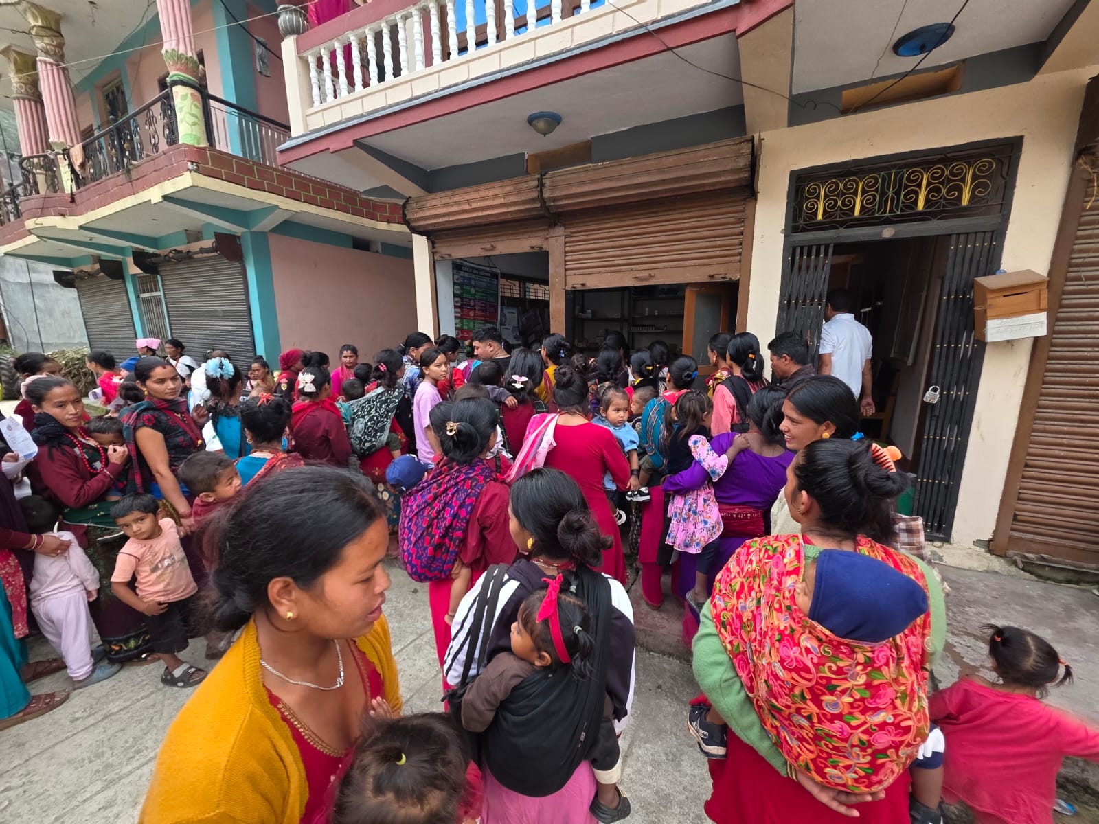 स्वर्ण बिन्दु प्राशनप्रति बढ्दो आकर्षण, १ हजार २ सय ६४ बालबालिकाले लिए सेवा
